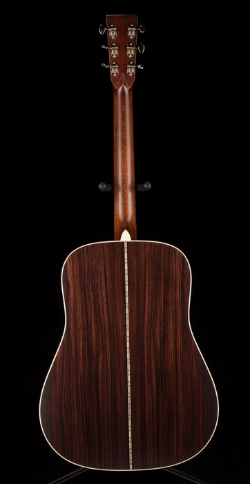 Martin D-28 Satin Amberburst with Case