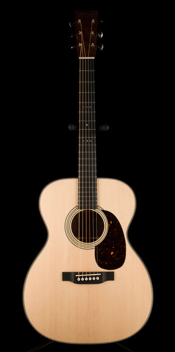 Martin Custom Shop 000-28 Figured Black Walnut With Sitka Spruce