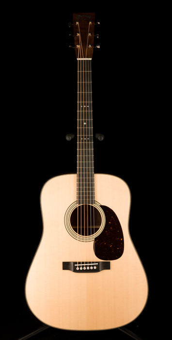 Martin Custom Shop D-28 Figured Black Walnut With Case