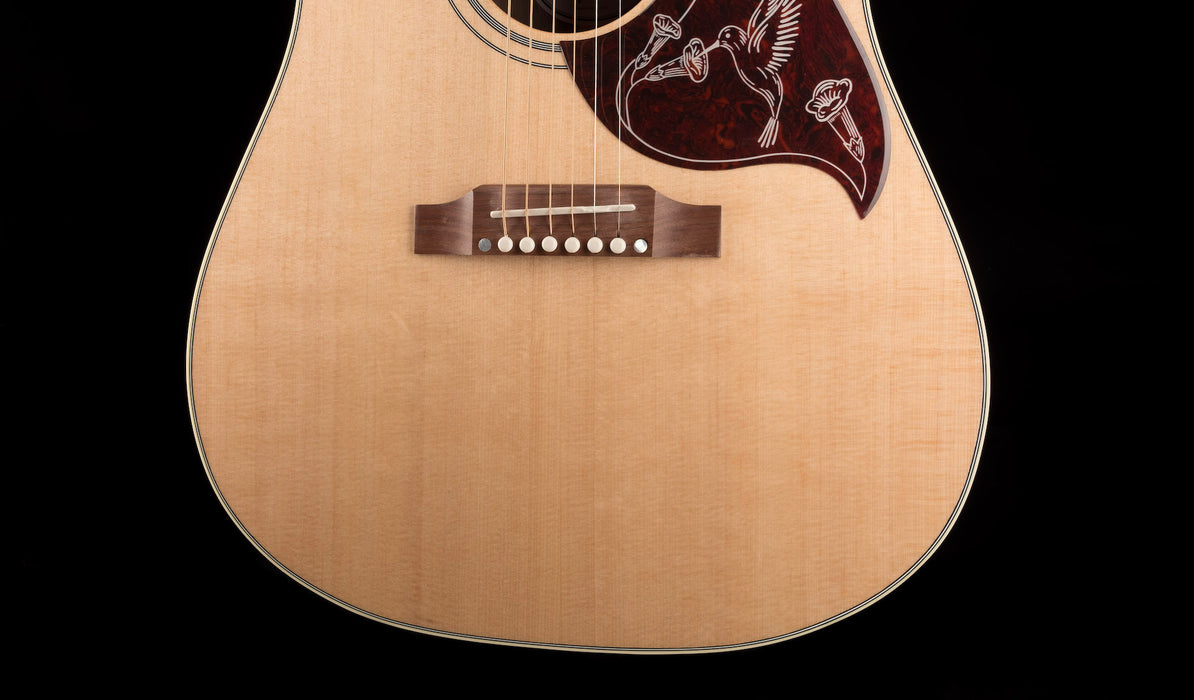 Gibson Hummingbird Studio Walnut Natural with Case