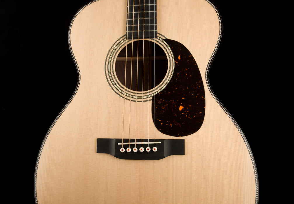 Martin Custom Shop 000-28 Figured Black Walnut With Sitka Spruce