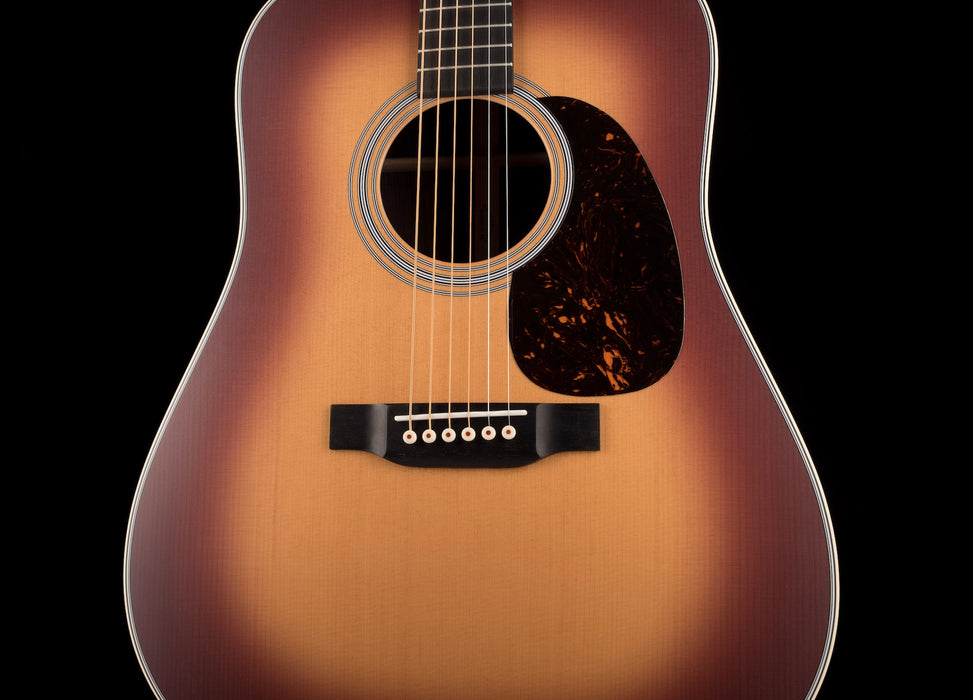 Martin D-28 Satin Amberburst with Case