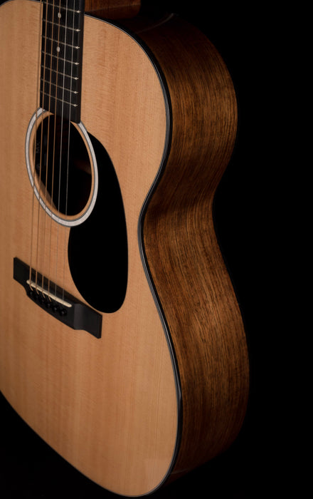 Martin 000-12E Koa with Soft Case B-Stock