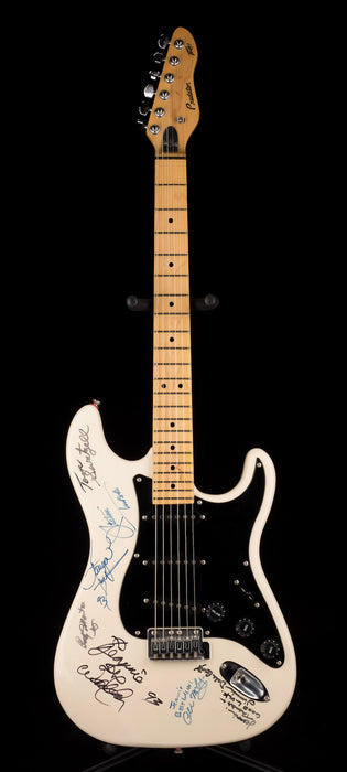 Pre Owned Peavey Predator SSS White Signed by Country Artists