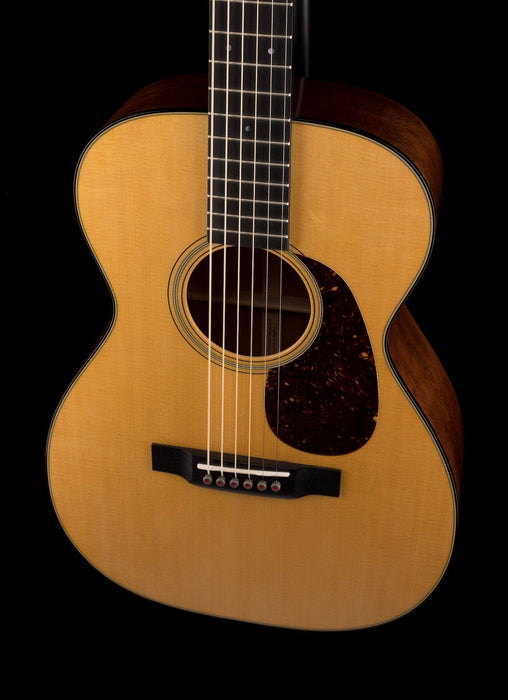 Used Martin Standard Series 0-18 Acoustic with OHSC