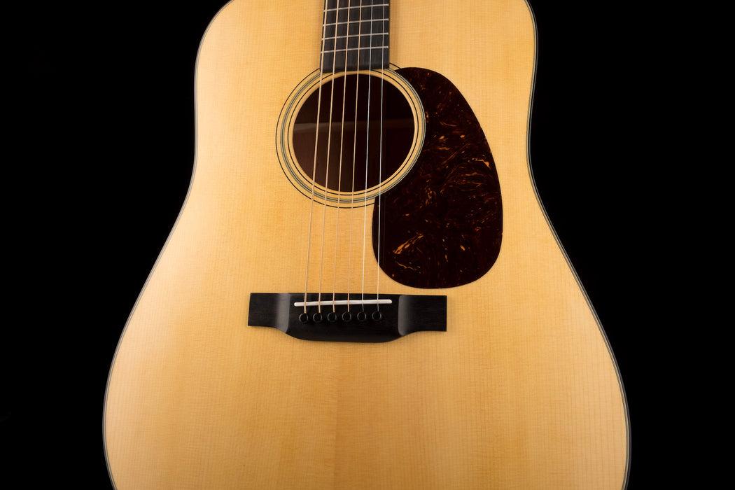 Martin D-18 Satin Natural with Case