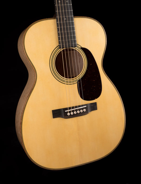 Martin Custom Shop 00 Style 28 Deep Body Birdseye Maple Acoustic Guitar